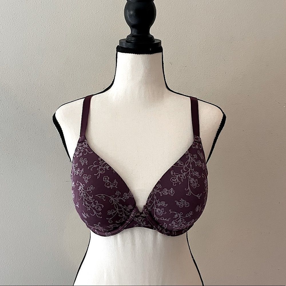 Used Vanity Fair “Fits You Perfectly” Dark Purple Bra. Size 34D.